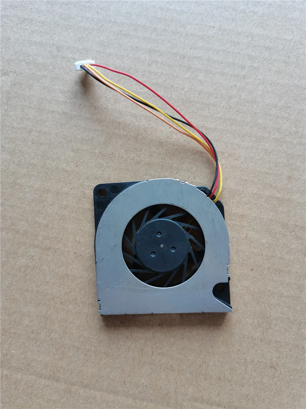 New Original Laptop/Notebook C - đánh giá và giá Cpu Fan